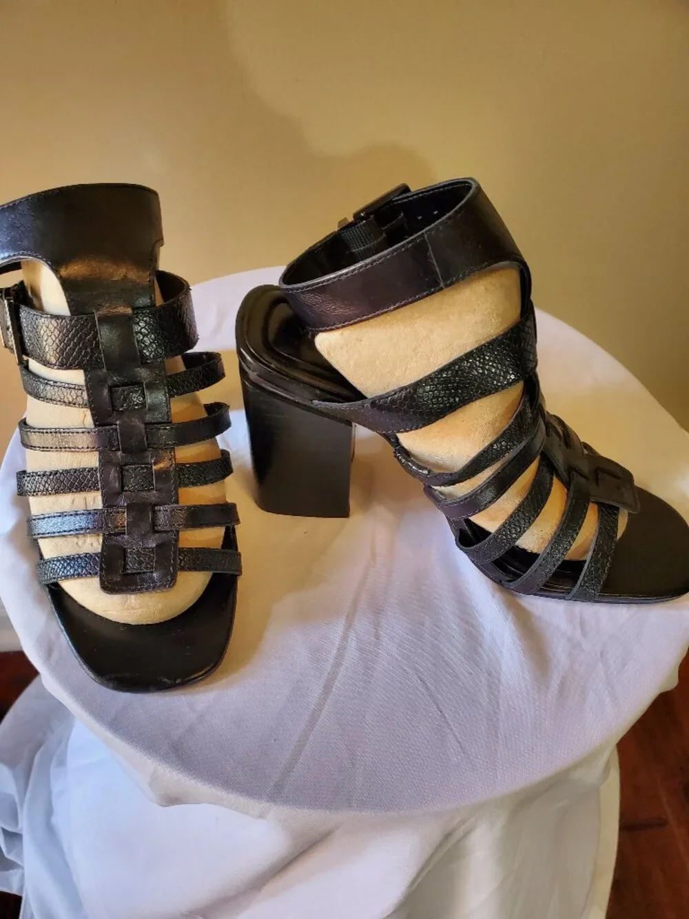 Vince Camuto Black Hicheny